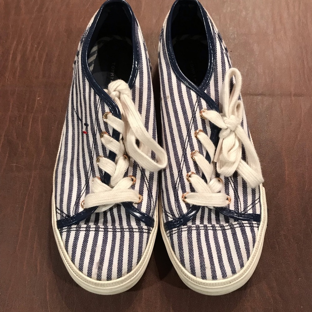TOMMY HILFIGER STRIPED SNEAKERS SIZE 6.5 - Picture 2 of 8